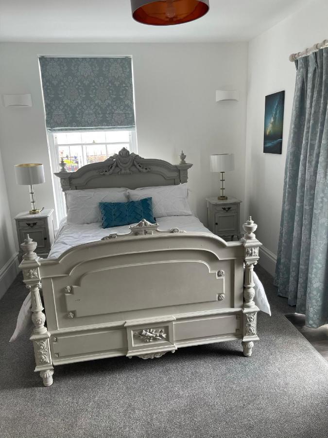 Master Accommodation Suite 2 Sea View With Balcony Хейстингс Екстериор снимка